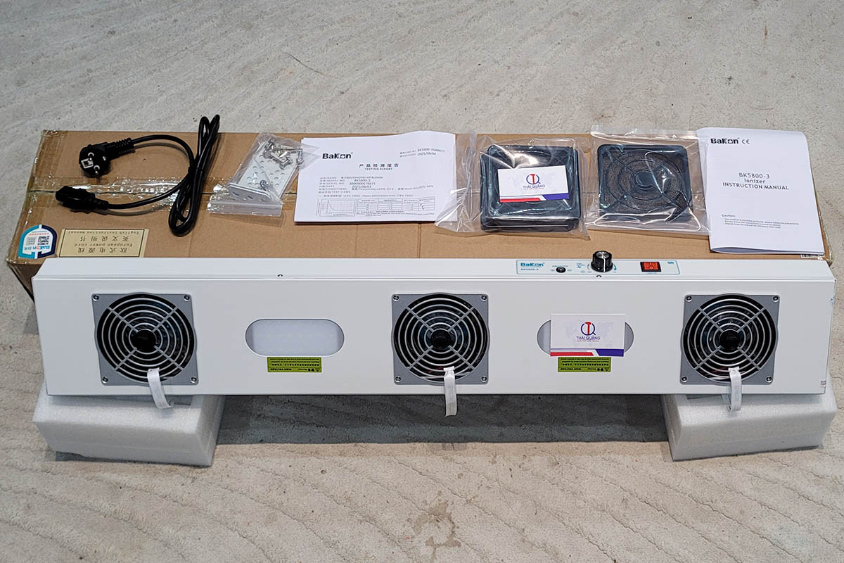 Mặt trước quạt thổi ion BK5800-3 Bakon