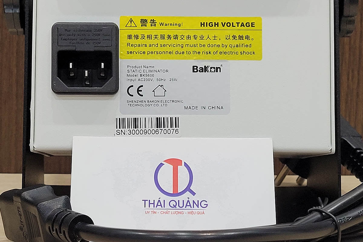 Quạt thổi ion BK5600 dùng nguồn AC 230V, 50Hz, 25W