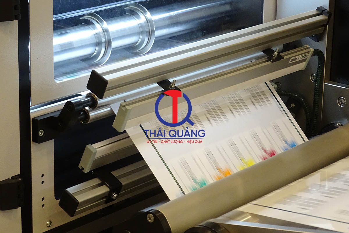 Sử dụng thanh khử tĩnh điện (ionizing bar) trên máy in